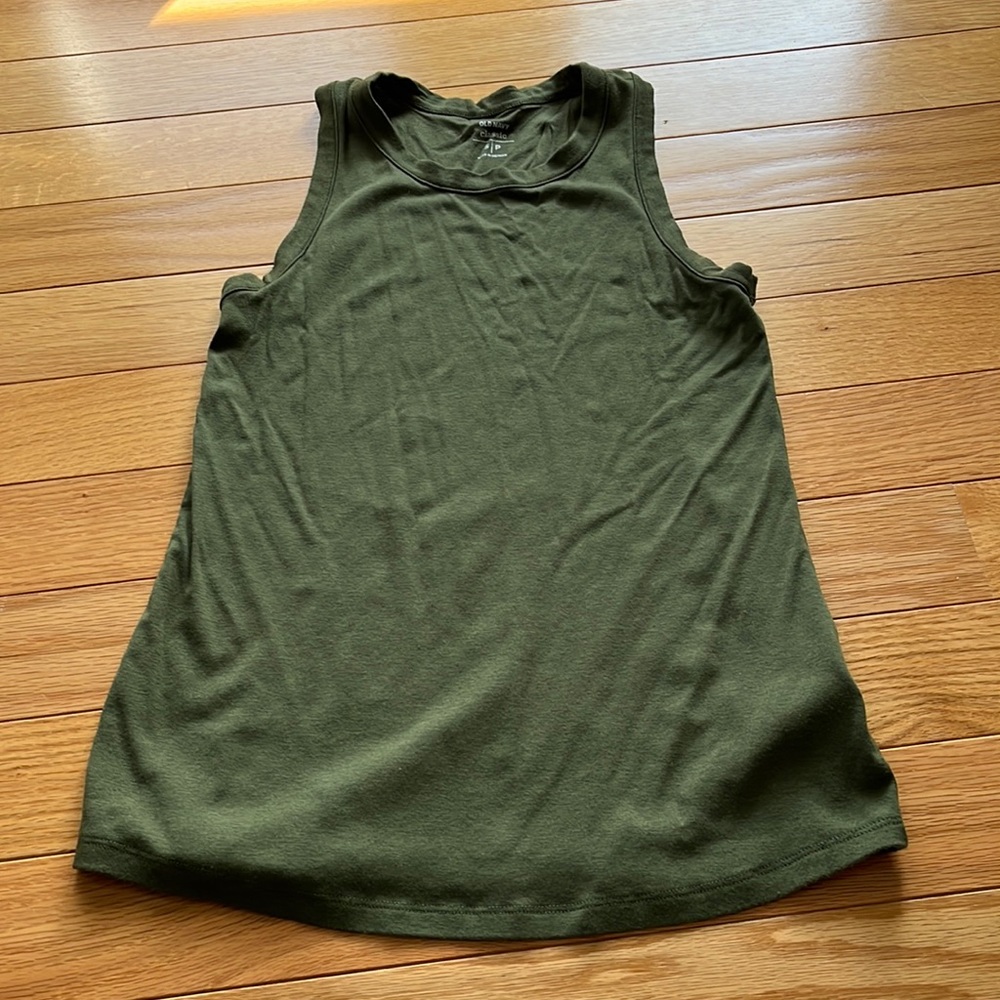 Army green tank